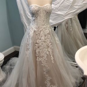 Wedding dress